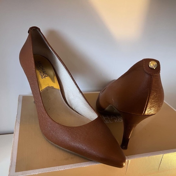 Heels - Picture 5 of 5